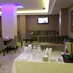 Aparthotel Airport