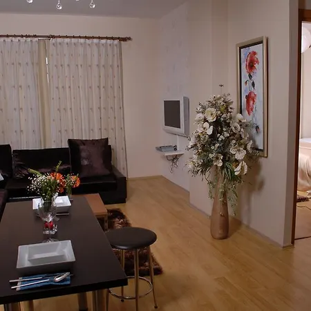 Airport Appart hôtel 3*