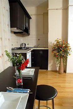 Appart hôtel Airport 3*